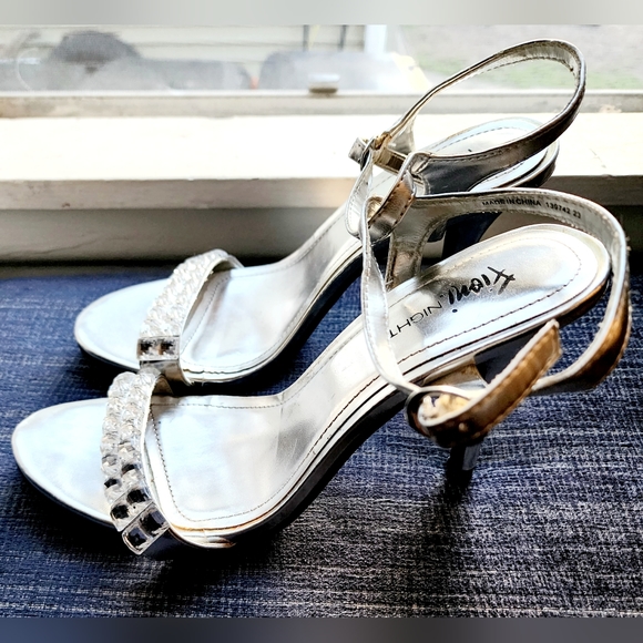 FIONI NIGHT NEW SZ 8.5 M SILVER RHINESTONES ANKLE STRAP HIGH HEEL SANDALSbe - Picture 3 of 9